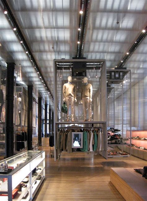 prada soho new york fitting room